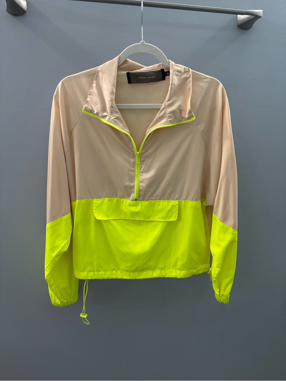 CALIA by Carrie Underwood Neon Yellow and Cream Pullover Windbreaker